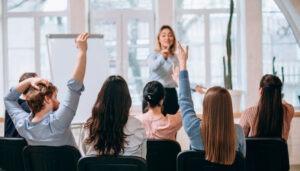 Inadimplentes com dívidas prescritas podem participar e votar em assembleias gerais