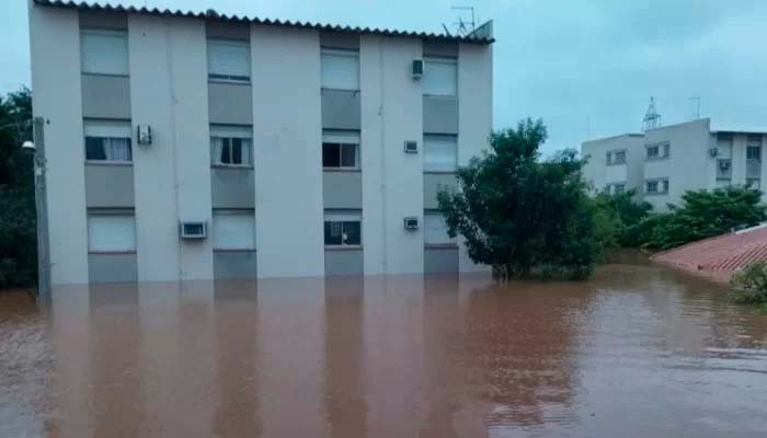 CATÁSTROFE NO RS: Condomínio de São Leopoldo já tem água chegando aos apartamentos do segundo andar